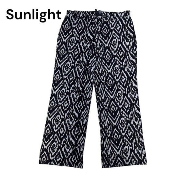 New Directions Women's SZ M- Black White Abstract Wide Leg Pant Pull On Stretch - Picture 1 of 10